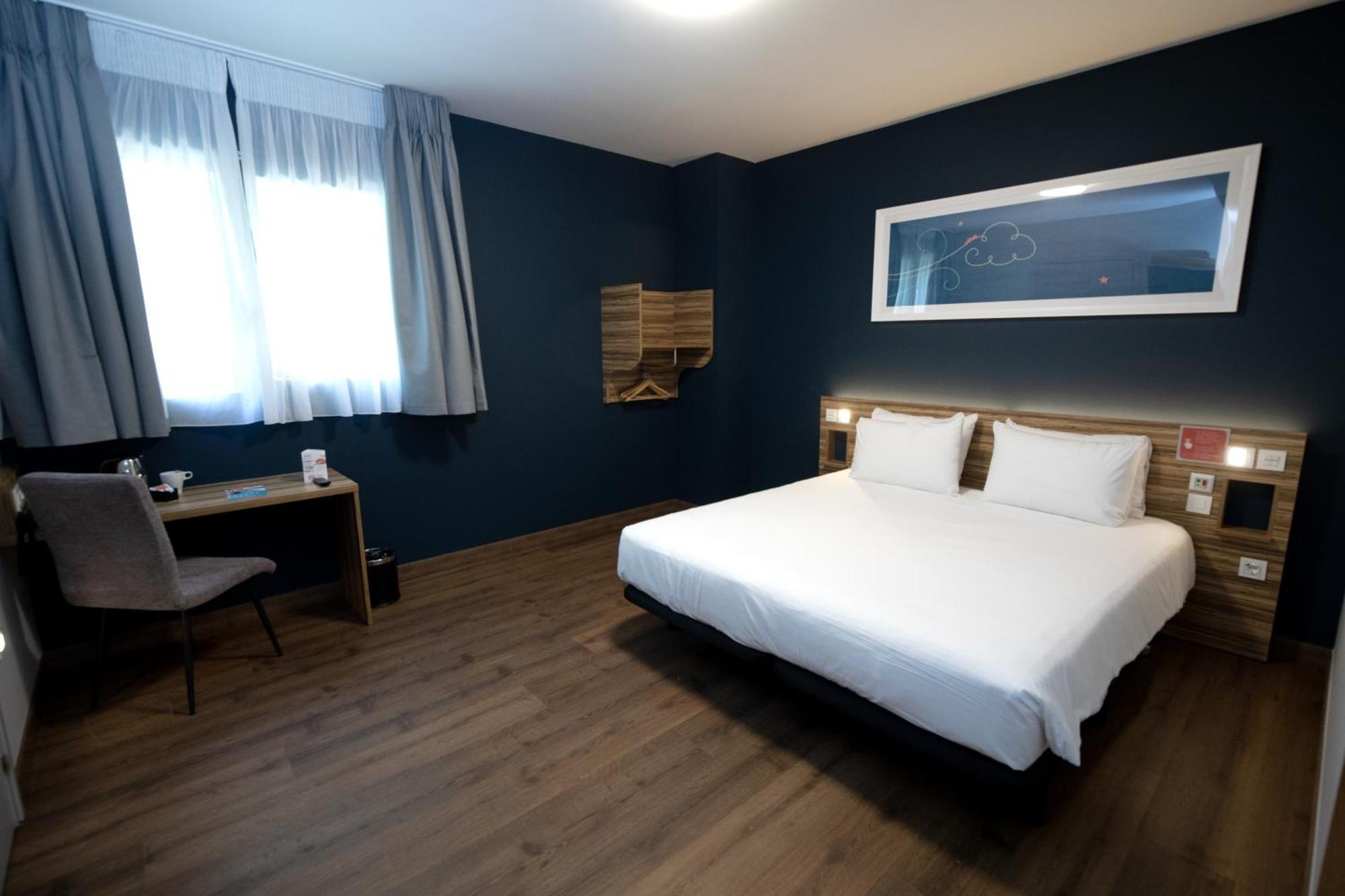 Travelodge Madrid Metropolitano Room photo
